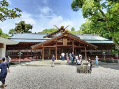 猿田彦神社
外宮の参拝を済ませバスで内宮へ。
内宮から少し手前の猿田彦神社前でバスを降り、