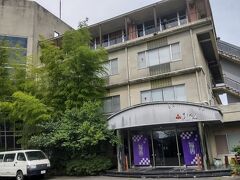 まあまあ大きな宿です