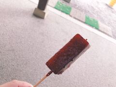 八丁味噌をたっぷりつけたこんにゃくおでんが美味い