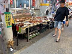 観光客目当ての客引きとかもないし。