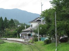 2023.07.15　肥後大津ゆき普通列車車内
長い名前を付けるのが一時期流行って、当駅も「阿蘇下田城ふれあい温泉」のような駅名だったと思う。と思ったら登録がそうなってた。