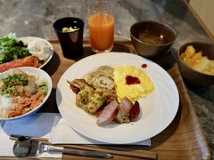 熊本3日目の朝。
今朝の朝食は、オーソドックスなものから名物のものまで色々とチョイスしてみた。