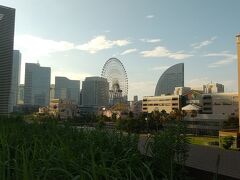横浜らしい景色♪いいね～＾＾
横浜エアキャビンが見えますね