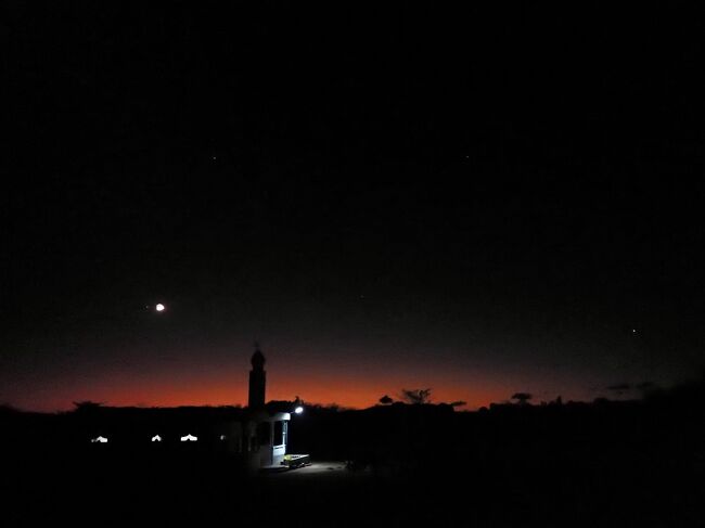 5:18<br />空が明るくなって来ました。