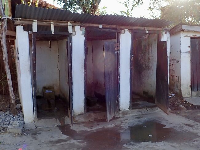 トイレは余り綺麗で無いので、