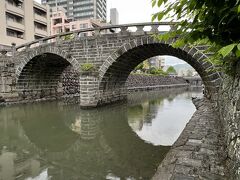 長崎観光に出発。あいにく雨模様。
長崎は路面電車の街でした。
まずは眼鏡橋