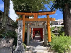 櫛田神社の境内に鎮座する注連懸稲荷神社です。

