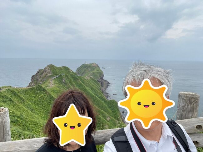 でもせっかく来たので、2人でパシャリ（妻のスマホ写真）<br />風もあったので、髪の毛ボサボサ