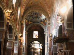 「サンタゴスティーノ教会」（ルネサンス期に建造、1843年完成）
近年修復が完了したそうで、とてもきれいな状態です。