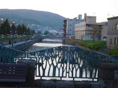 小樽運河の景色。
初めて来たのは、確か高校の修学旅行だったと思うので、懐かしいなー。