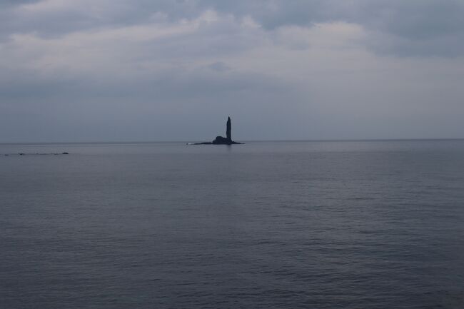 余市に戻る途中見えたロウソク岩<br /><br />望遠レンズ忘れた…、<br />なんじゃこれ？の一枚<br />