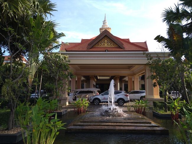 綺麗な朝焼けに満足して２日間お世話になった、ソカシェムリアップリゾートに戻ってきました。