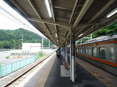 今度こそ着いたヨ、長野原草津口。
一時間半も同じ列車に乗っていたので
正直、しんどかったヨ…。