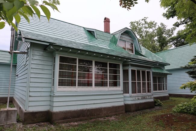 旧竹鶴邸<br />１Km程離れた場所から所内に移築し保存されています<br />2階の窓には障子が施されて、和洋折衷様式<br />