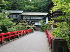 こちら積善館（せきぜんかん）群馬の有名な温泉旅館です。