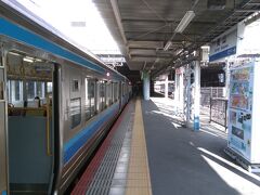 そして、岡山駅に。
切れ端のホームから、宇野線・本四備讃線の各停は出発します。