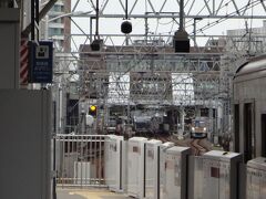 電車で戻る。
向こうに見えるのが武蔵小杉駅。めっちゃ近い。調べたら500mしか離れてない。