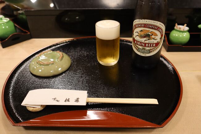 こちら瓶ビールはサッポロではなく、キリン<br />いつも飲んでいるラガーでカンパイ！