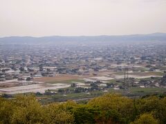 散居村展望台

天気が下り気味だからか誰もいません