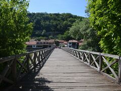 ヴィラディスキ橋（Vladishki Bridge）
車両通行不可の木の橋です。