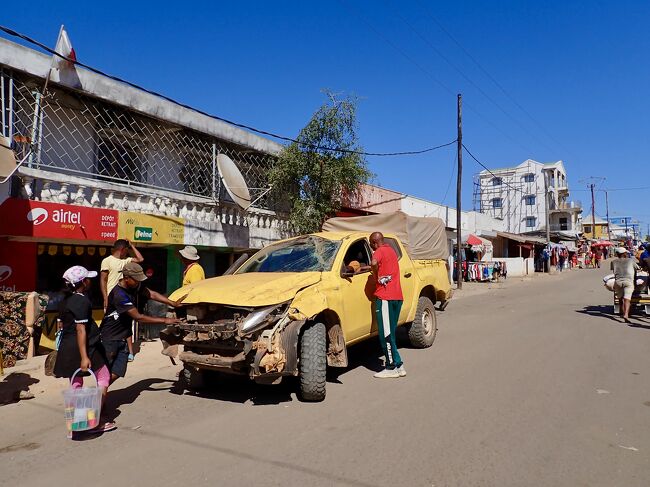 事故った車も走っていました。