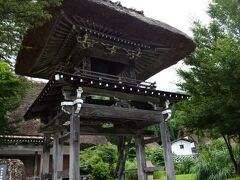 明善寺鐘楼門
茅葺屋根で2階建てになっているのが特徴