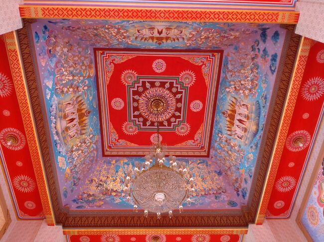 天井画が綺麗でした。
