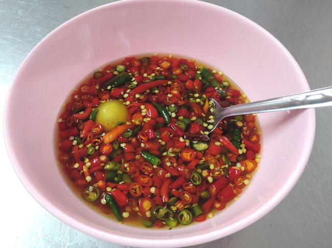 ライムが入っている辛めのソースをかけると味に変化が出て爽やかになって、美味しさ倍増でした。<br />お米以外は満足のお店です。