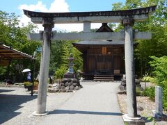 橋のすぐ横にある　火除けの神様を祀る秋葉神社