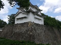 早速名古屋城に入場！
二の丸庭園の茶屋の冷やしモーニングも魅力的だけど、今回は名古屋城より徳川美術館に時間をかけたいのでパス！天守閣を目指します。