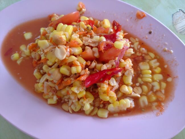 コーンのソムタム<br />辛くて美味しいです。
