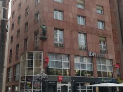 今日の宿に入ります。
ibis Hotel Nürnberg Altstadt
今回もイビスです。