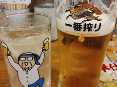 富山駅に戻ってきて、ホテルのそばの居酒屋へ。
安いし、ちょっとずつ色々頼めるお店なので、良かったです。