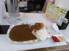 　まずは、駅の建物内にあるカレー店でコロッケカレーを食べて昼食に。

　