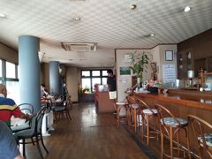 涼を取るために、喫茶店『カフカ』へ。
ユーグレナモールのアーケードの端の2階にあり、入口がちょっと分かりづらいこともあり、地元民の利用が多いみたいです。