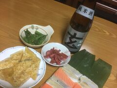 順風屋の手割り箱寿しと大阪屋で買った総菜。