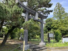 城跡のそばに神社がありました。