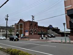 ＜はこだてビール＞

ラビスタ函館ベイANNEXを通り過ぎると隣にあるのが「はこだてビール」！
気になりつつ、まだ入ったことはありません。
