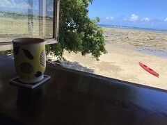 7/13（木）
今日も朝の一連の家事のあと、ドライブ。
またまた娘おすすめのカフェへ。
ここは「浜辺の茶屋」

