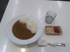 もう観念。
昼は、近くの名物かまどの喫茶で、ビーフカレー。