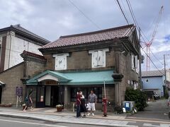 歴史的建造物(第34号)の旧金子元三郎商店です。