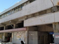 ●JR/天満駅

JR/大阪駅のお隣の駅、JR/天満駅。
市場があったり、長い商店街があったり。
がちゃがちゃとしたイメージ。
梅田や難波や心斎橋、天王寺で飲食をする人、多いかと思いますが、天満もめちゃくちゃお店が多いエリアです。