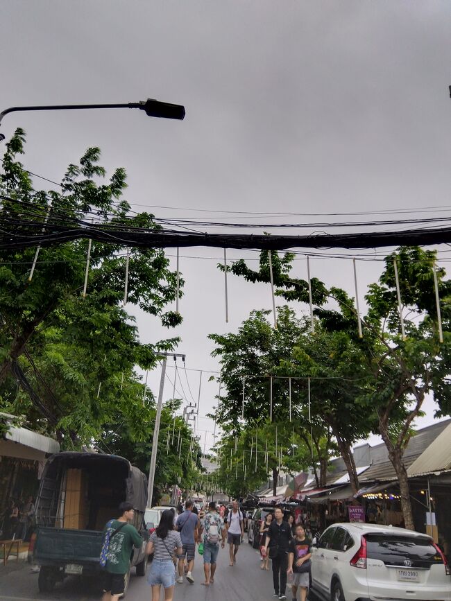 チャトチャック市場到着。