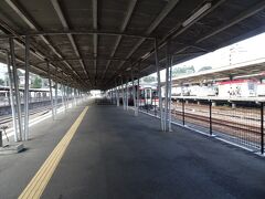 鳥羽駅に戻ってきました

快速みえで最後の目的地、松阪へ
電車は鳥羽出発時はすいていたのですが、伊勢市から伊勢神宮帰りの方で混雑