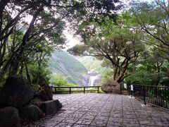 とりあえずぐんぐん進んで行きます。

見えてきました！

千尋の滝！千と千尋の神隠しの名前の由来だとかそうじゃないとか。