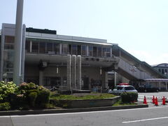 JR中央線の茅野駅から路線バスで北八ヶ岳ロープウェイ乗場まで移動します
麓は暑く早くも気温30度です
