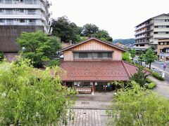 そして目の前にあるのがもうひとつの総湯。
古総湯にはカランやシャワーがないので最初に総湯で体をきれいにしてから古総湯に入浴するのがお勧めです。