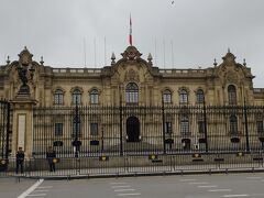 ペルー政府宮殿。1938年建造。ネオバロック様式。