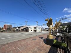 鳳凰像が立派な鳳鳴橋まで戻りました。これにて金屋町エリアは終了。この後、瑞龍寺まで行きましたが省略。