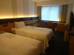 札幌では駅や北大に近いホテル、京王プレリアホテル札幌に宿泊します。

6人ですからツインの部屋を3室確保しました。

孫達は孫達だけで泊まれると聞いて大喜び！

少し大人になった気がしたのでしょう（笑）
